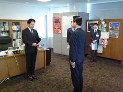 割愛退職者辞令交付式の様子