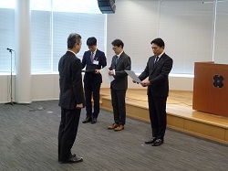退職通知書等交付式の様子