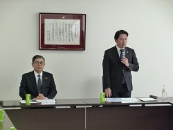 第3回ぎふ長良川花火大会第2回実行委員会に出席し、あいさつの様子