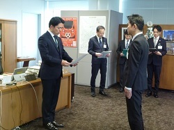 割愛採用者辞令交付式の様子