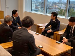 岐阜土木事務所長 林誠氏ほかが着任のあいさつの様子