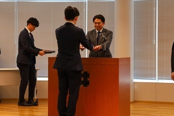 写真:任命式
