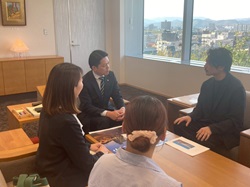 長良川夜市実行委員会実行委員長 門脇和正氏ほかと面談の様子