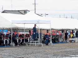 岐阜市南消防団特別点検に出席し、あいさつする様子