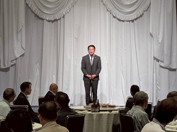 社会福祉法人岐阜市社会福祉協議会支部長・主事 合同連絡会・懇親会に出席し、あいさつ（グランヴェール岐山）