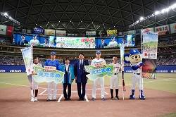 プロ野球公式戦「中日ドラゴンズVS横浜ÐeNAベイスターズ」で、「食も！買い物も！岐阜城楽市！岐阜市デー！」と銘打ち岐阜市のシティプロモーションとして両球団に岐阜えだまめ10kgを贈呈。その後、試合観戦（愛知県名古屋市）