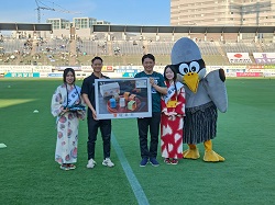 FC岐阜　岐阜市ホームタウンデー記念品贈呈式（長良川競技場）