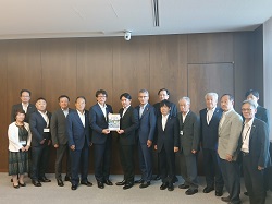 一般国道156号岐阜東バイパス第3工区整備促進期成同盟会の会長として、岐阜県県土整備部長 藤井忠直氏に要望及び意見交換