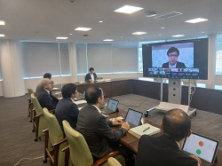 自治体病院を持つ市長によるオンライン会議に出席し、発言