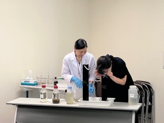 写真:水質管理についての説明の様子