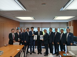 同じく、国土交通省大臣官房長 黒田昌義氏に要望及び意見交換（東京）