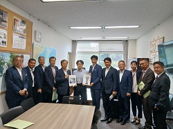 同じく、国土交通省道路局長 沓掛敏夫氏に要望及び意見交換（東京）
