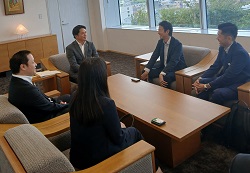 株式会社三菱UFJ銀行東海公務部部長 大園一磨氏 ほかと面談