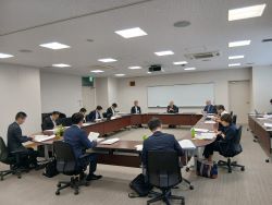 公立大学法人福山市立大学理事長兼学長 佐藤利行氏ほかと意見交換。その後、同所を視察（広島県福山市）
