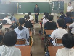 岐阜市立芥見東小学校を視察