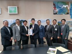 岐阜県木曽三川改修工事促進期成同盟会ほか4団体の会長等として、国土交通省水管理・国土保全局長 林正道氏へ提言及び意見交換（東京）