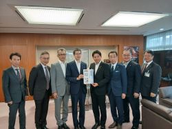 同じく、国土交通省国土交通大臣政務官 高見康裕氏へ提言及び意見交換（東京）