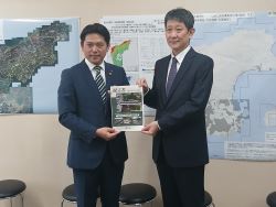 同じく、国土交通省水管理・国土保全局長 林正道氏に提言及び意見交換（東京）