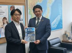 同じく、国土交通省道路局長 沓掛敏夫氏に提言及び意見交換（東京）