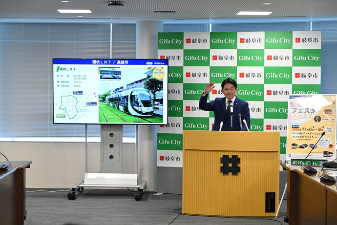 写真:令和7年10月28日 市長定例記者会見の様子