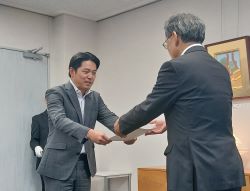 岐阜市教育長辞令交付式