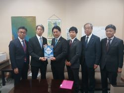 同会長として、国土交通省水管理・国土保全局次長 中井淳一氏へ提言及び意見交換（東京）