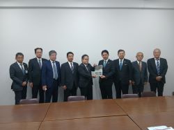 同じく、財務省主計局主計官 山川清徳氏へ提言及び意見交換（東京）