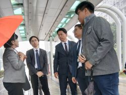 濱海沙崙交差点（架線レス区間）を視察し、淡海LRTに乗車（新北市）