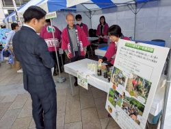 岐阜市産業・農業祭～ぎふ信長まつり～「信長駅前楽市」を視察(JR岐阜駅北口駅前広場 杜のかけ橋ほか)