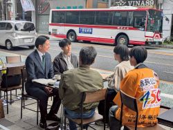 長良橋通りテラス社会実験を視察（同所）