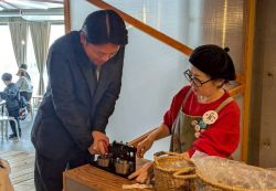 岐阜市産業・農業祭～ぎふ信長まつり～Rテラスでマイ缶バッジを作ろう！を視察（やながせRテラス）