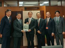 同じく、国土交通省国土交通審議官 塩見英之氏へ提言及び意見交換（東京）