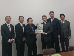 同じく、財務省主計局主計官 山川清徳氏へ提言及び意見交換（東京）