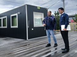 社会福祉法人佛子園理事長 雄谷良成氏ほかと面 談。その後、輪島KABULET🄬及びコミセンマリンタウンBASEを視察（石川県輪島市）