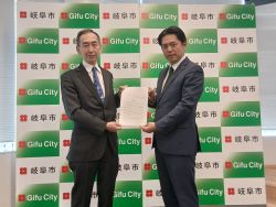 岐阜市私立中学高等学校協会会長 杉山元彦氏から要望書を受領