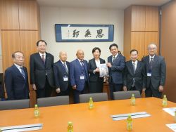 同会長として、衆議院議員 野田聖子氏に提言及び意見交換