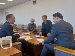 岐阜市皇居勤労奉仕団団長 篠田昌孝氏ほかと面談