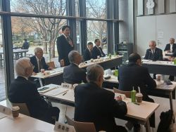 岐阜市自治会連絡協議会定例会に出席し、あいさつ