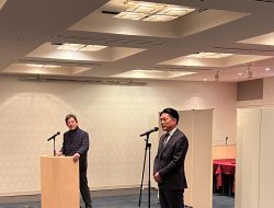 徹明自治会連合会懇親会に出席し、あいさつ