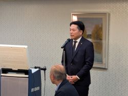 木之本自治会連合会年末研修会にてあいさつ（十八楼）