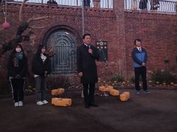 長良公園イルミネーション2025点灯式に出席し、 あいさつ