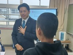 岐阜市立方県小学校を視察