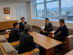 公益社団法人岐阜県都市整備協会専務理事　大野真義氏ほかと面談の様子