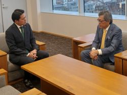 朝日大学学長 大友克之氏ほかと面談の様子