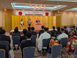 早田地区二十歳のつどいに出席し、あいさつ（岐阜グランドホテル）