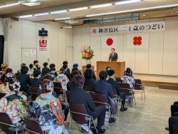 柳津地区二十歳のつどいに出席し、あいさつ（柳津公民館）