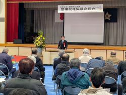 日野岩地大野線他2路線整備促進協議会 令和7年度総会に出席し、あいさつ（長森東小学校）