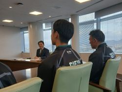 ラグビー岐阜県代表の市内中学生が第31回全国ジュニア ラグビーフットボール大会に出場したことを報告