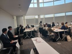 市内公立保育所の所長等を対象とした研修会を視察