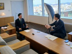 中日新聞社による「市長就任インタビュー」の取材
